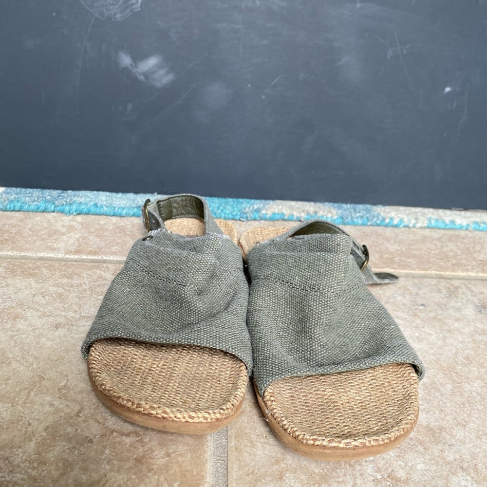 Womens sandals